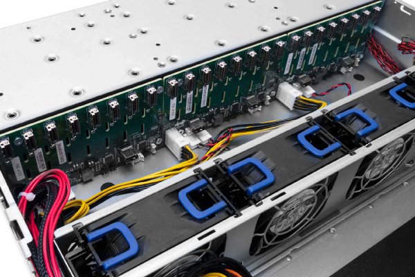 In-Win IW-RS224-098-CR2K.- 2U 24 Drive Server Chassis CRPS 1200W Power Supply 