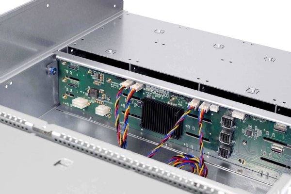 In-Win IW-RS436-07-CR1K2W.OLE- 4U 36 Drive Server Chassis CPRS 1200W Power Supply with OCULINK x 8 Backplane and SAS3 Expander