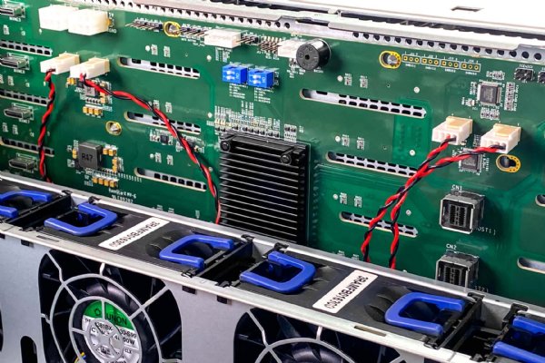 In-Win IW-RS436-07-CR1K2W.OLE- 4U 36 Drive Server Chassis CPRS 1200W Power Supply with OCULINK x 8 Backplane and SAS3 Expander